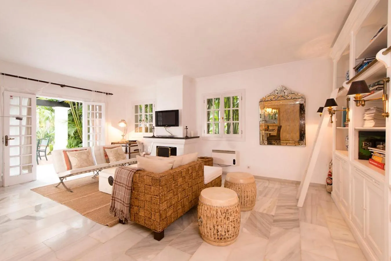 Villa In A Palm Tree Plantation ماربيا